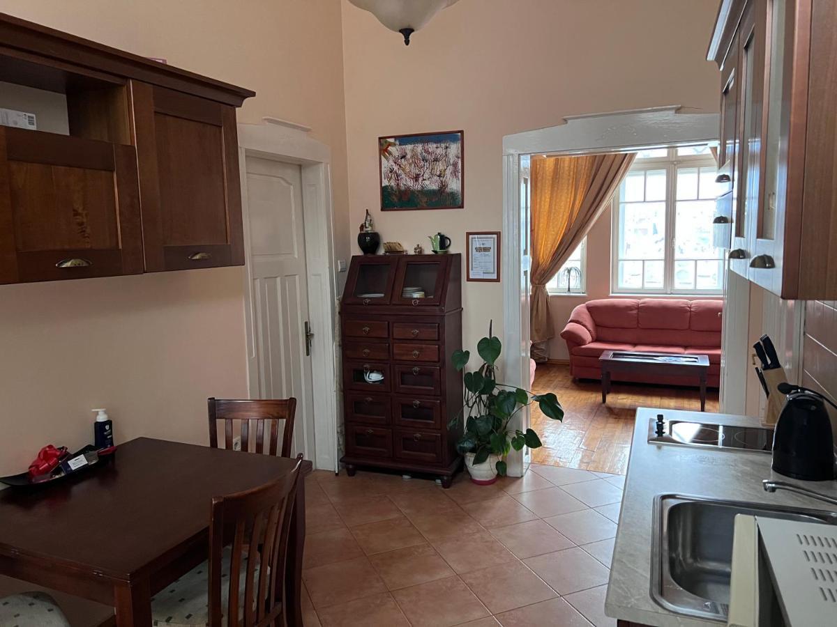 Albert Guest House روس المظهر الخارجي الصورة